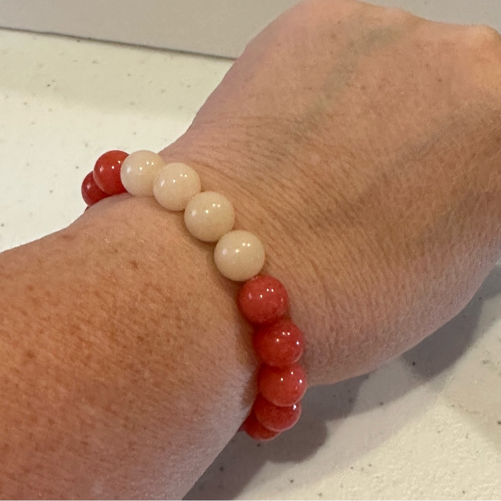 Stella Dot Foundation Stretch Bracelet- Dyed Jade Shades Of Pink W Gold Charm 23$